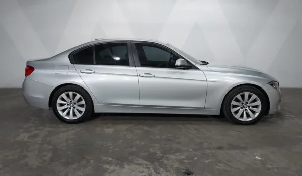 BMW SERIE 3 2017 (38.000KM) LISTO PARA ENTREGAR - Image 3